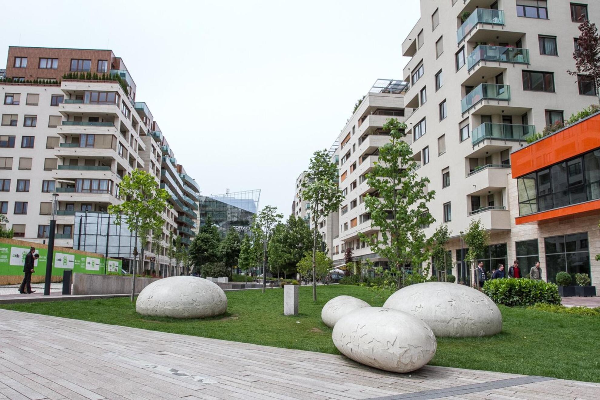 Triangle Apartment - Free Parking! — Photos 3