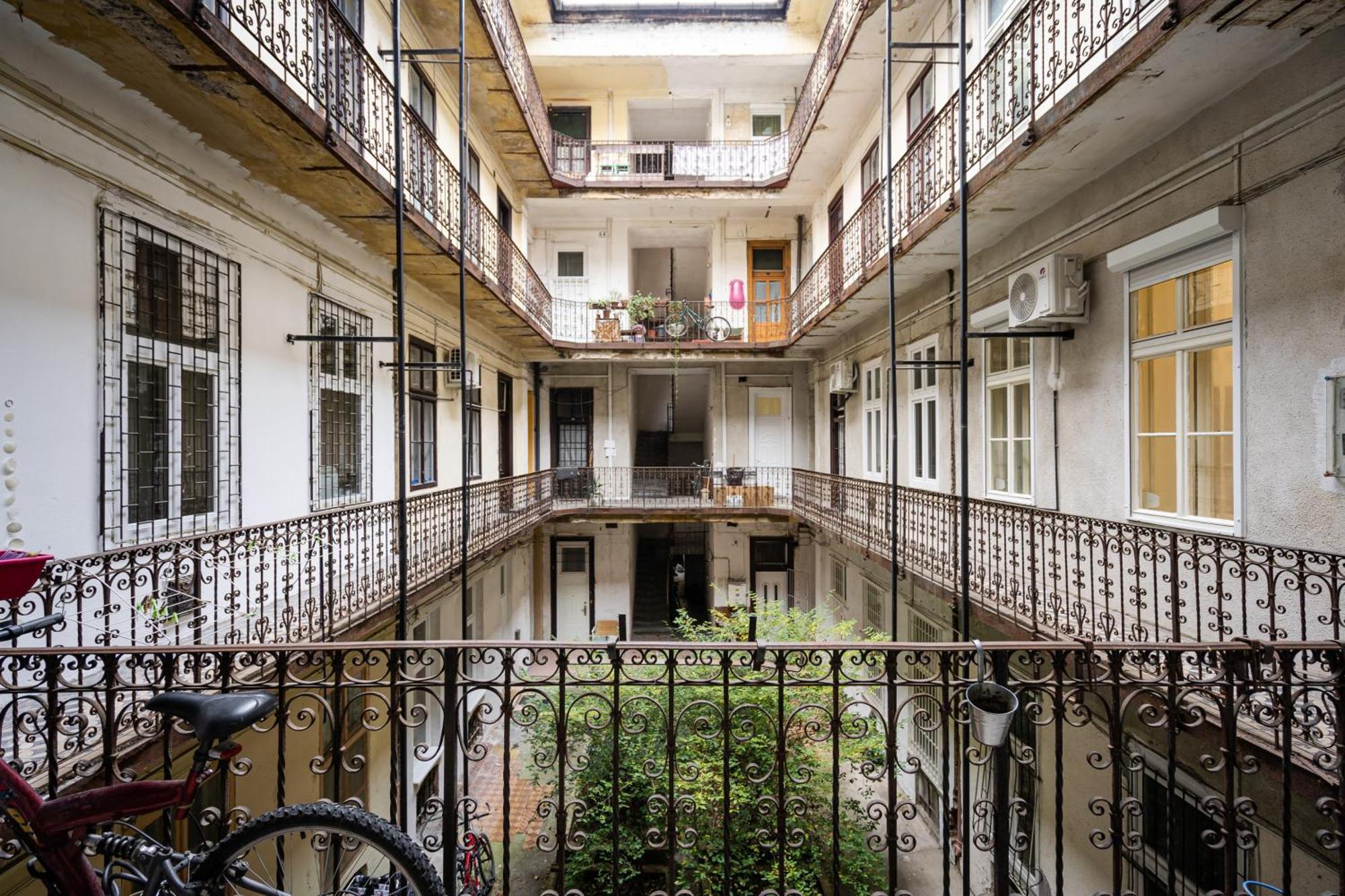 Triangle Apartment - Free Parking! — Photos 1