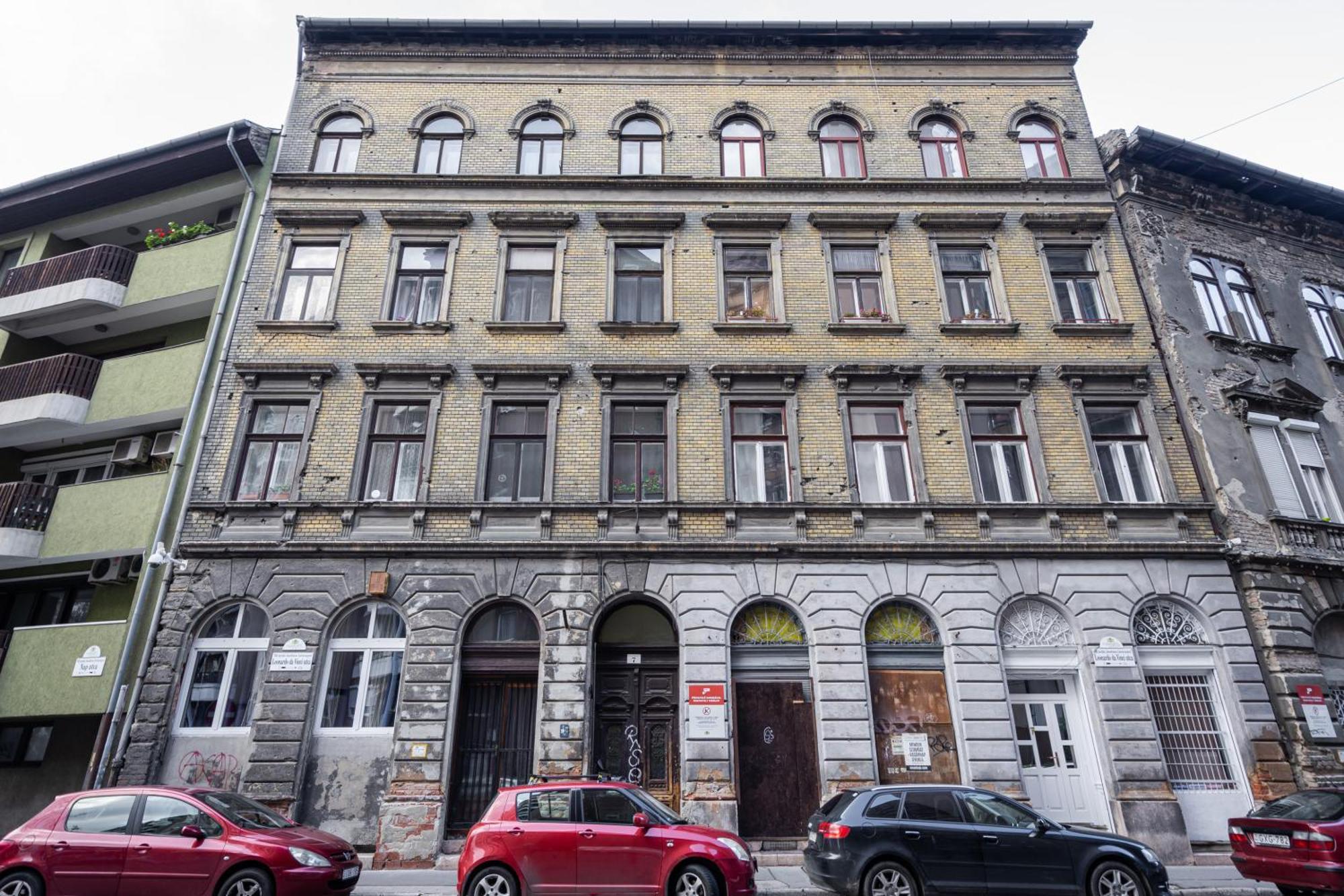Triangle Apartment - Free Parking! — Photos 2